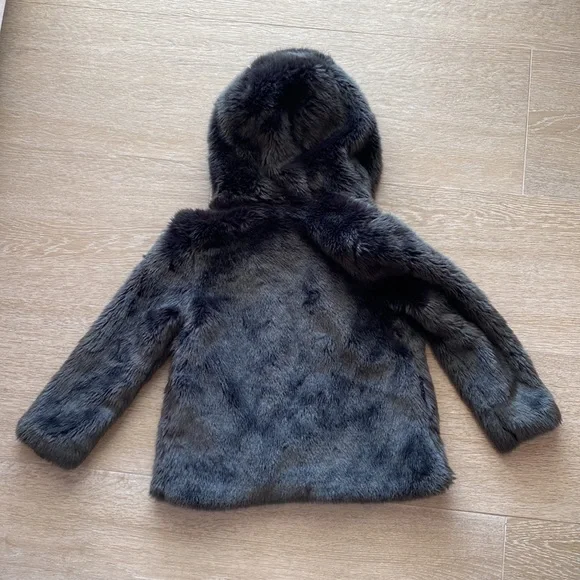Zara hooded faux fur jacket, Girls size 6!